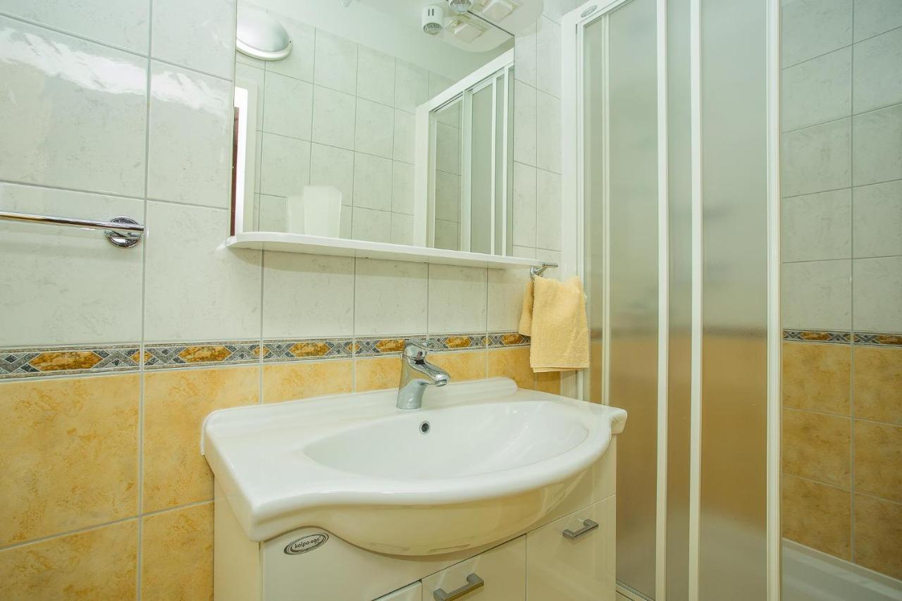 Apartments Nada Palit Zewnętrze zdjęcie